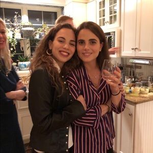 Meet your Posher, Carlotta